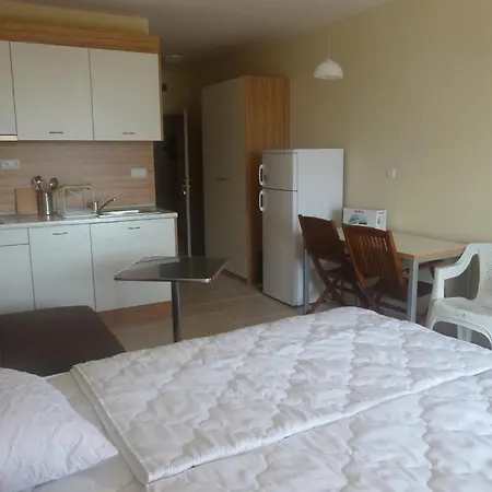 Beach Self-catering Apartment Sozopol